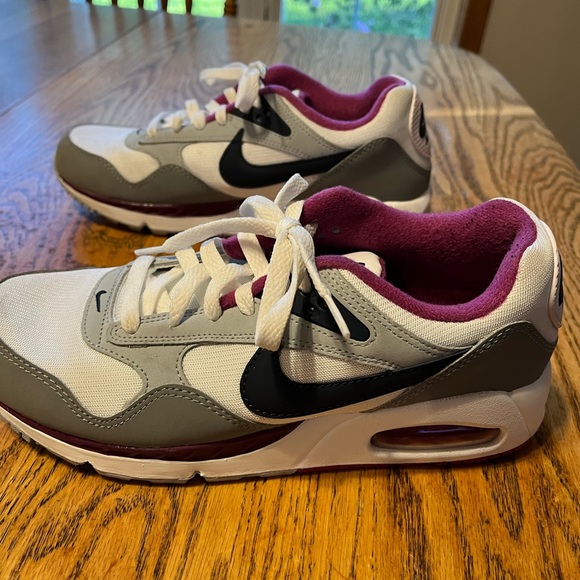 Nike Shoes - Women’s size 9 Nike Max Air Correlate White